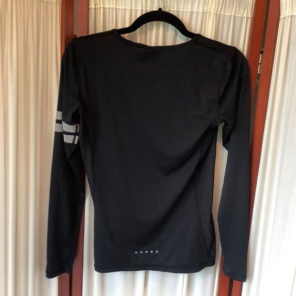 Stronger Black Long Sleeve Workout Top Sheer Side Panels - Picture 5 of 8